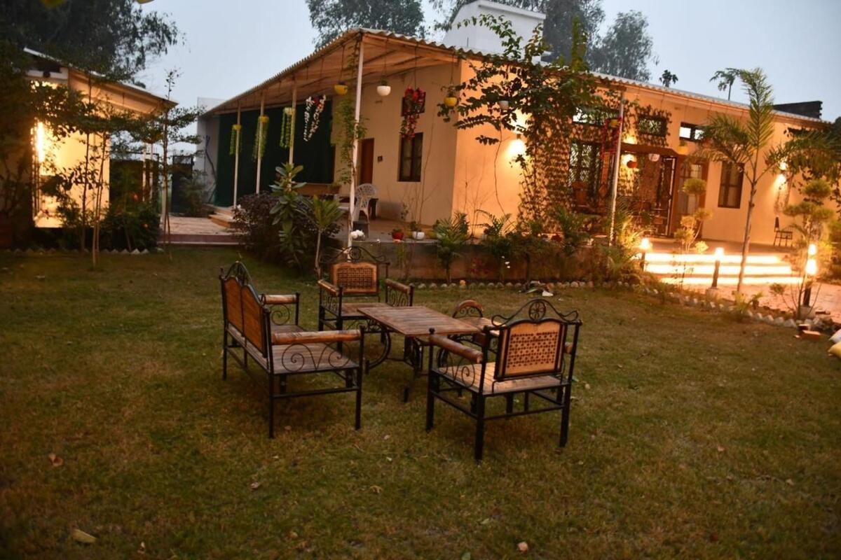 Vila Gc Farms Ayodhya Exteriér fotografie