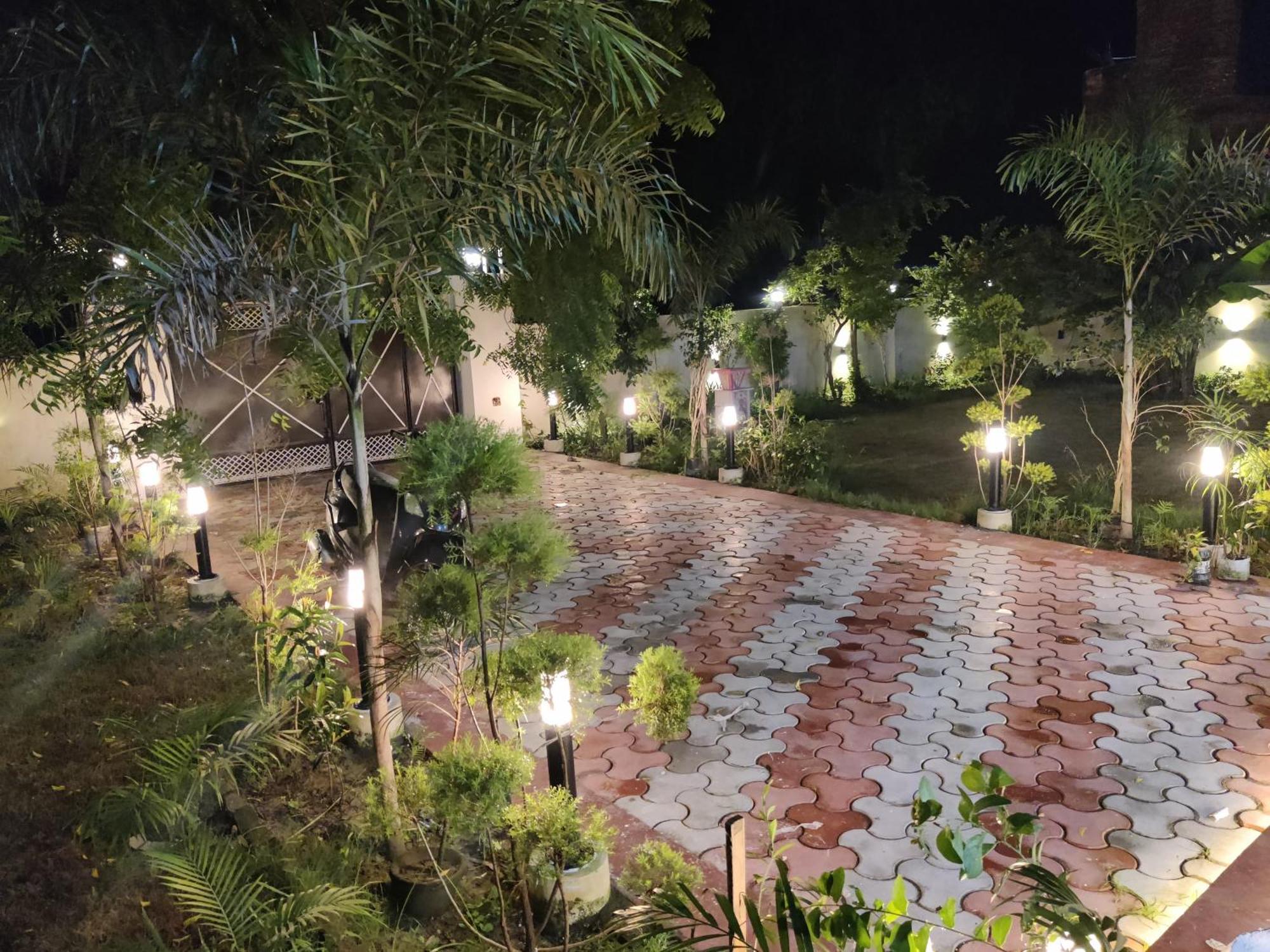 Vila Gc Farms Ayodhya Exteriér fotografie